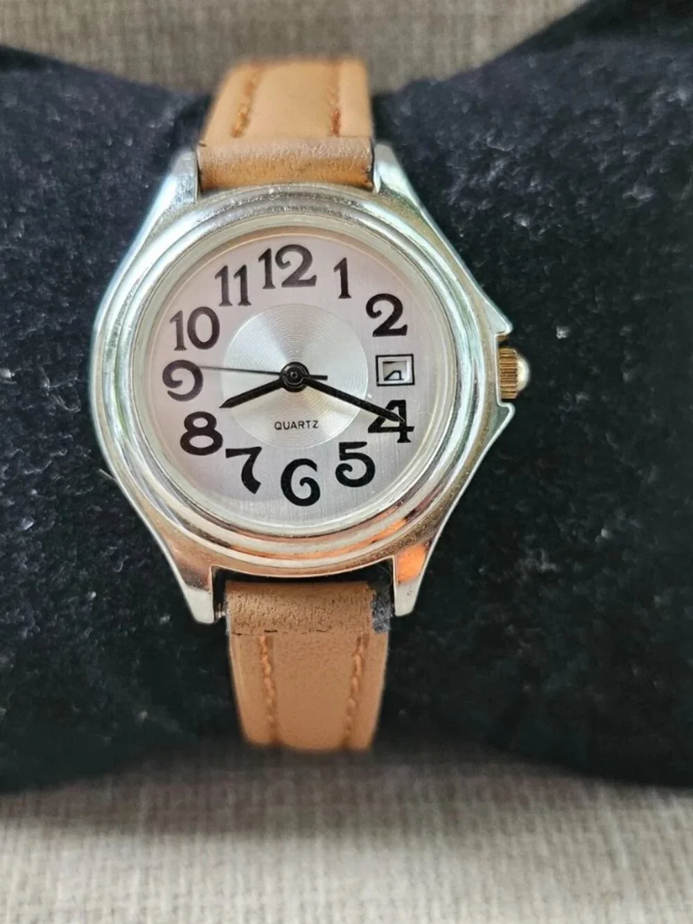 Vintage Wristwatch Brown Faux Leather Strap Analog Date Calendar Quartz Watch
